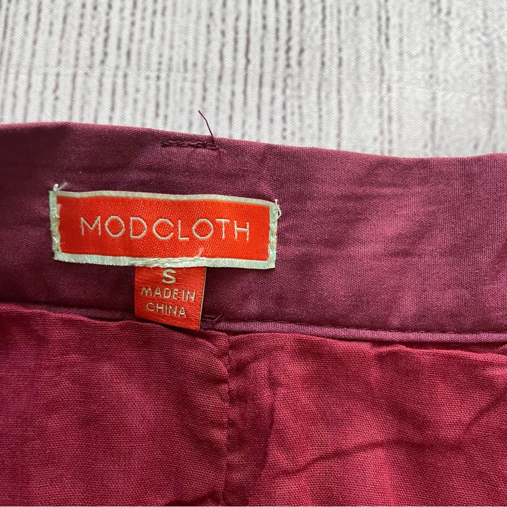 Modcloth Burgundy Bird Floral Skirt Size Small - Picture 5 of 9